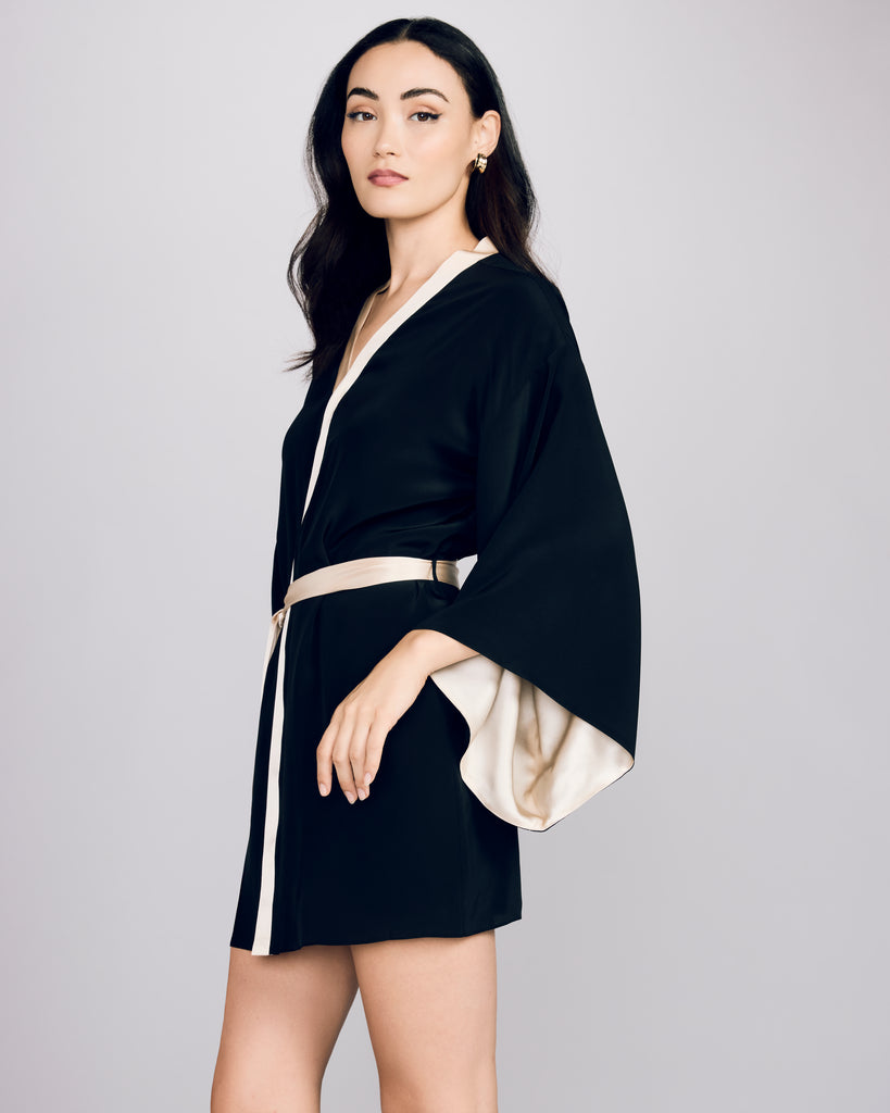 The traditional vented kimono sleeves on the Nights in Paris robe from Gilda & Pearl are 3/4 length and completely lined in ivory silk charmeuse&nbsp;